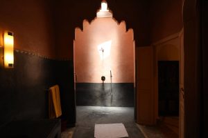Large bathroom, wide view at Riad La Tulipe, Marrakech